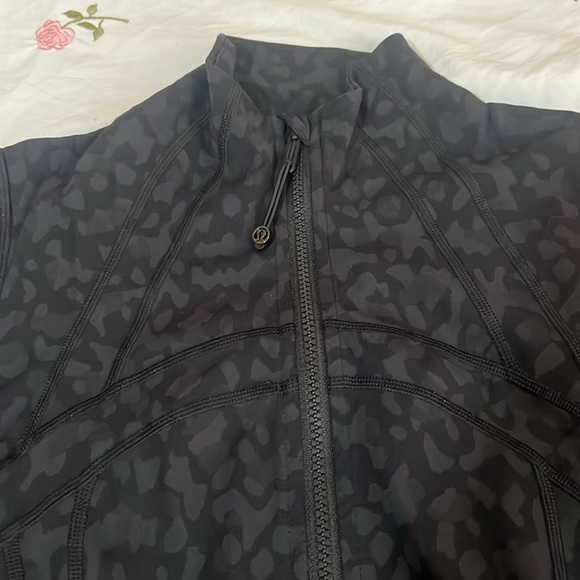Lululemon Camo Cheetah Define Jacket - Picture 5 of 7
